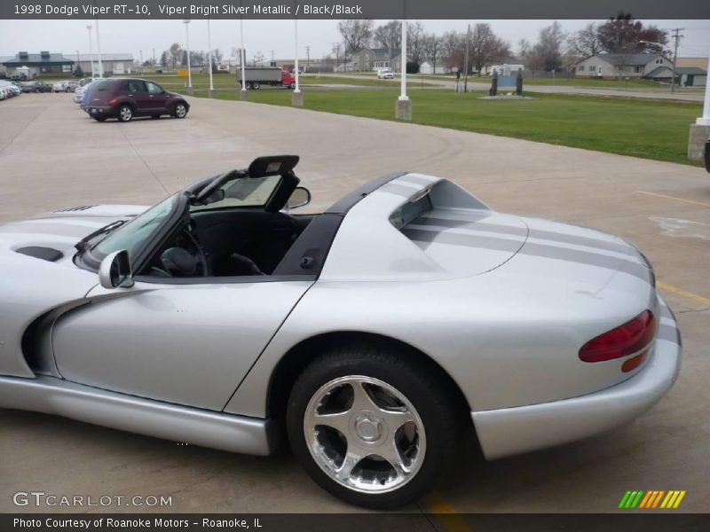 Viper Bright Silver Metallic / Black/Black 1998 Dodge Viper RT-10
