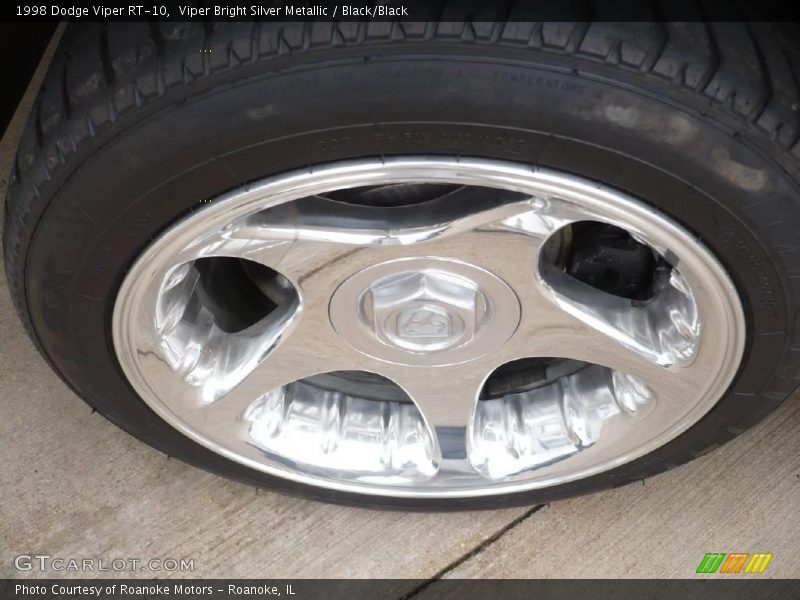 Viper Bright Silver Metallic / Black/Black 1998 Dodge Viper RT-10