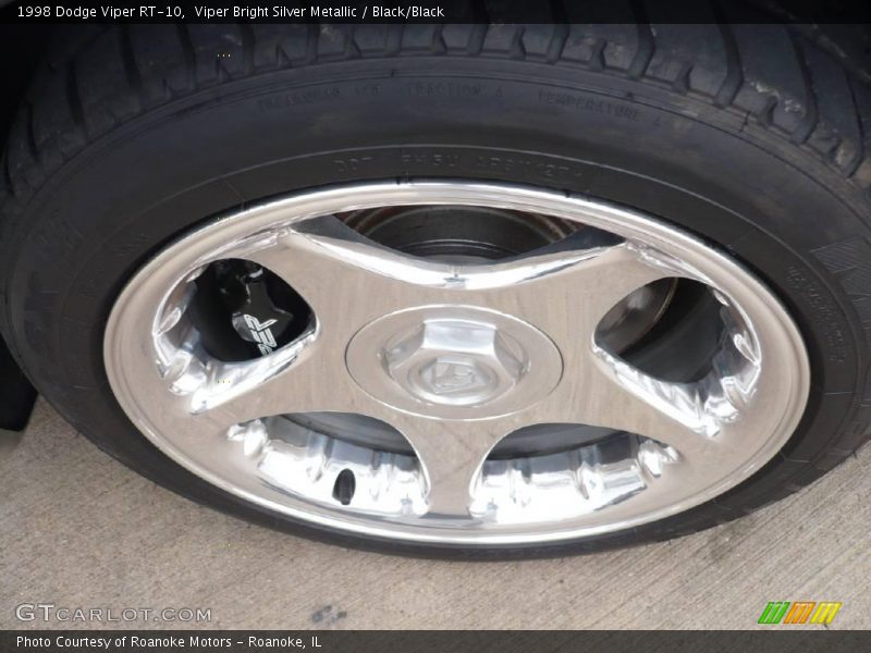Viper Bright Silver Metallic / Black/Black 1998 Dodge Viper RT-10