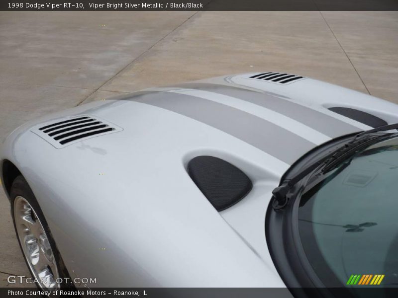Viper Bright Silver Metallic / Black/Black 1998 Dodge Viper RT-10
