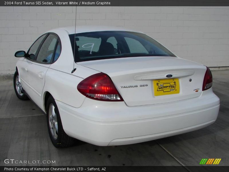 Vibrant White / Medium Graphite 2004 Ford Taurus SES Sedan