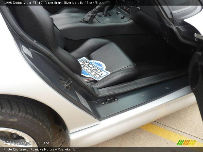 Viper Bright Silver Metallic / Black/Black 1998 Dodge Viper RT-10