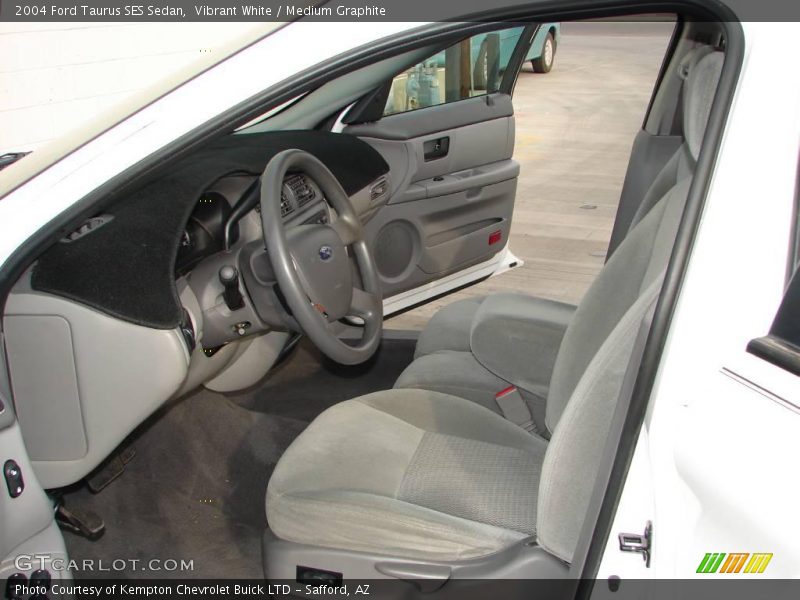 Vibrant White / Medium Graphite 2004 Ford Taurus SES Sedan