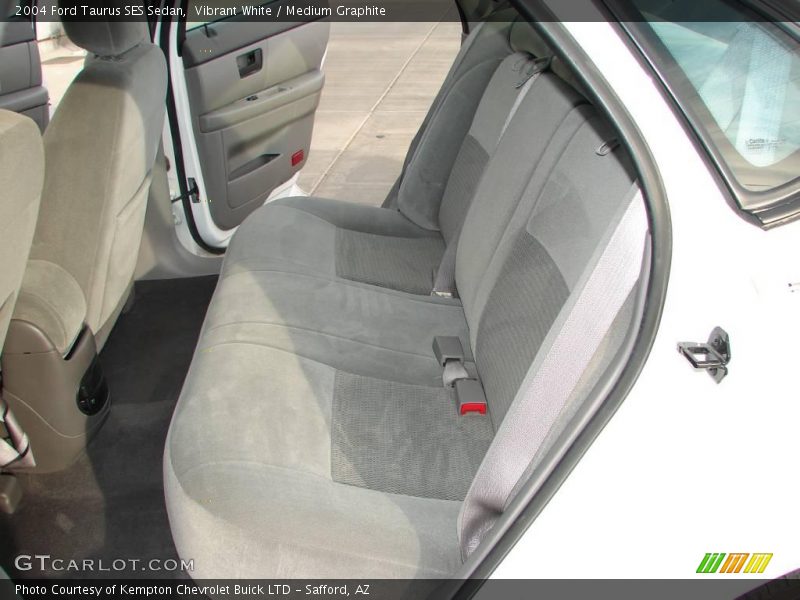 Vibrant White / Medium Graphite 2004 Ford Taurus SES Sedan