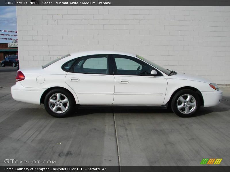 Vibrant White / Medium Graphite 2004 Ford Taurus SES Sedan