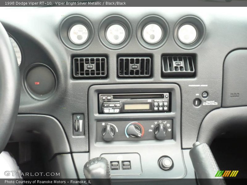 Viper Bright Silver Metallic / Black/Black 1998 Dodge Viper RT-10