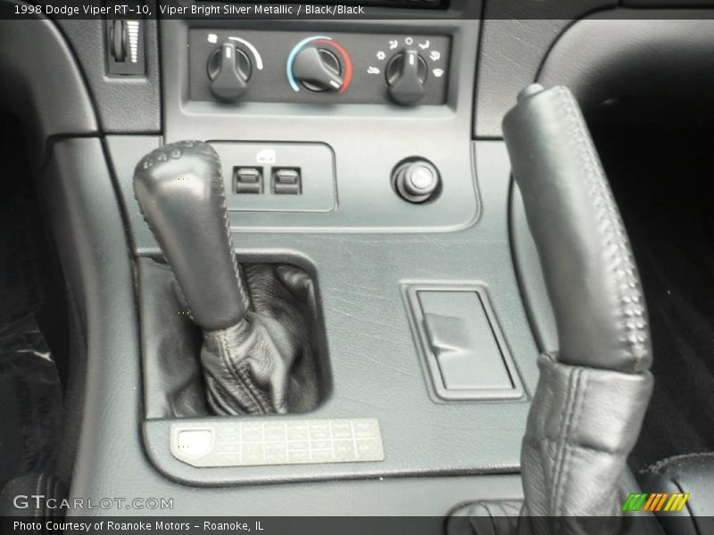 Viper Bright Silver Metallic / Black/Black 1998 Dodge Viper RT-10