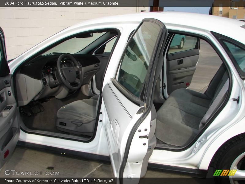 Vibrant White / Medium Graphite 2004 Ford Taurus SES Sedan
