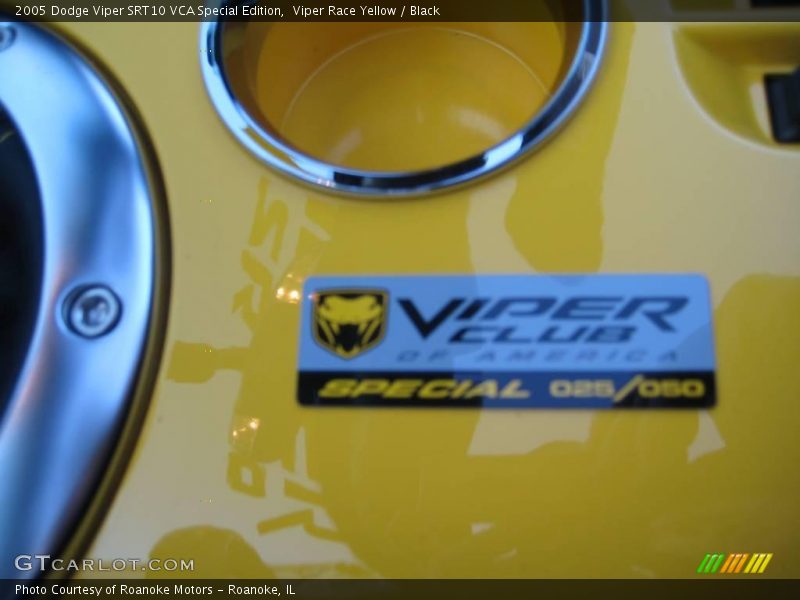 Viper Race Yellow / Black 2005 Dodge Viper SRT10 VCA Special Edition