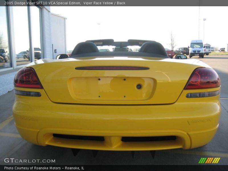 Viper Race Yellow / Black 2005 Dodge Viper SRT10 VCA Special Edition