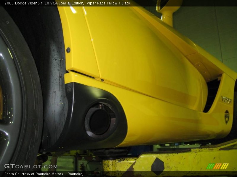 Viper Race Yellow / Black 2005 Dodge Viper SRT10 VCA Special Edition