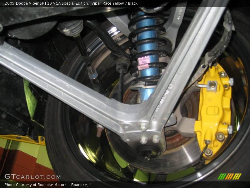 Viper Race Yellow / Black 2005 Dodge Viper SRT10 VCA Special Edition