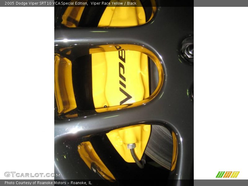 Viper Race Yellow / Black 2005 Dodge Viper SRT10 VCA Special Edition