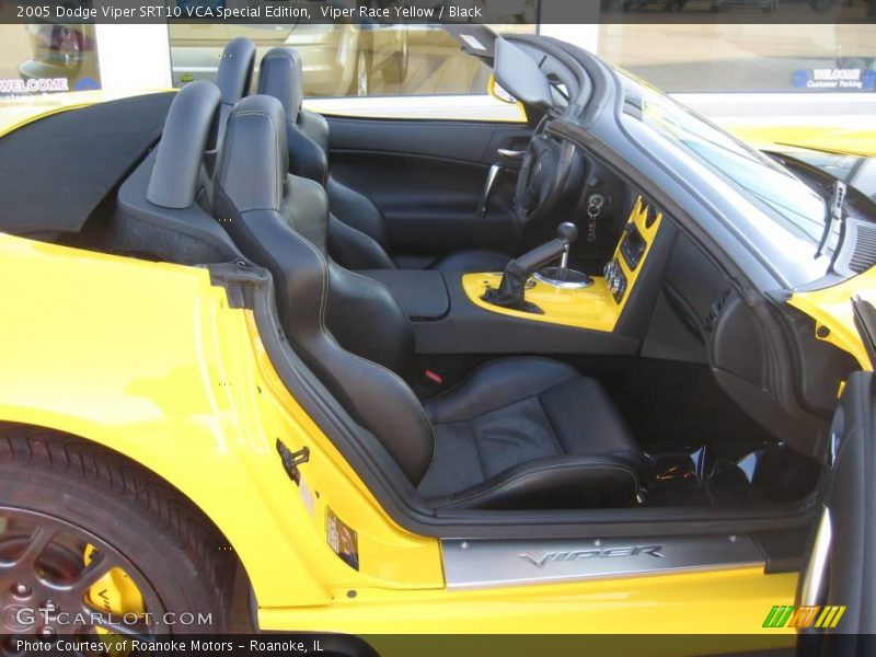 Viper Race Yellow / Black 2005 Dodge Viper SRT10 VCA Special Edition