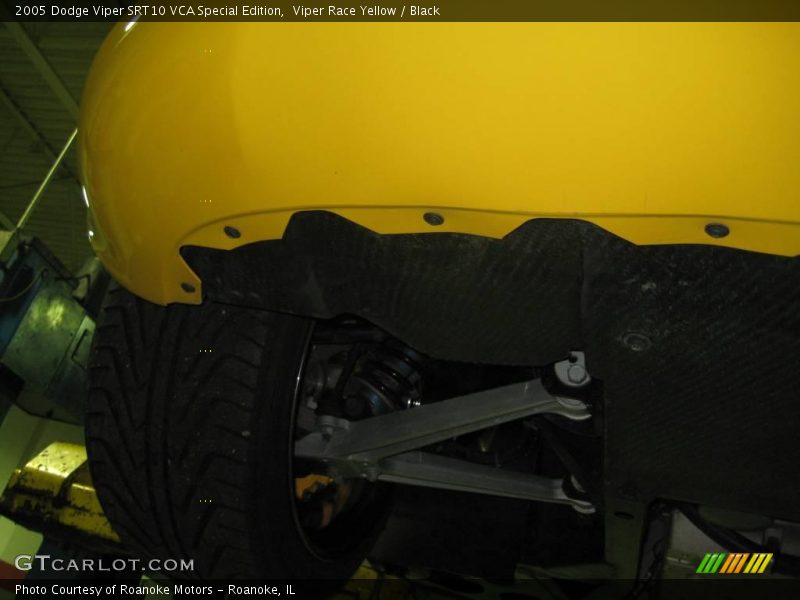 Viper Race Yellow / Black 2005 Dodge Viper SRT10 VCA Special Edition