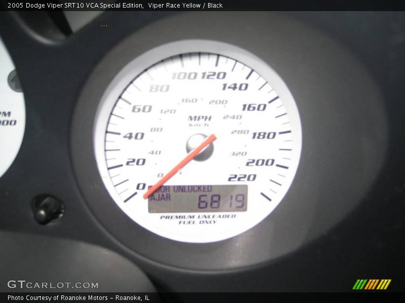 Viper Race Yellow / Black 2005 Dodge Viper SRT10 VCA Special Edition