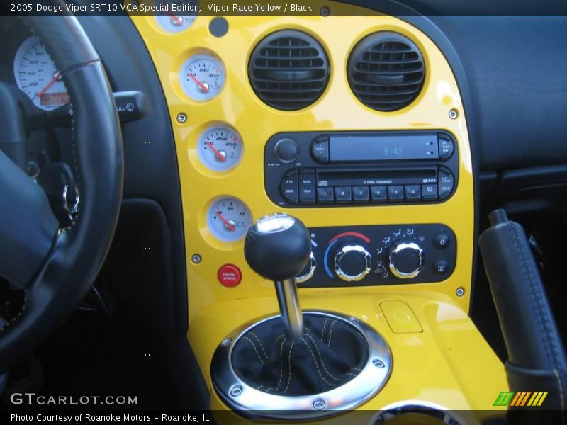 Viper Race Yellow / Black 2005 Dodge Viper SRT10 VCA Special Edition
