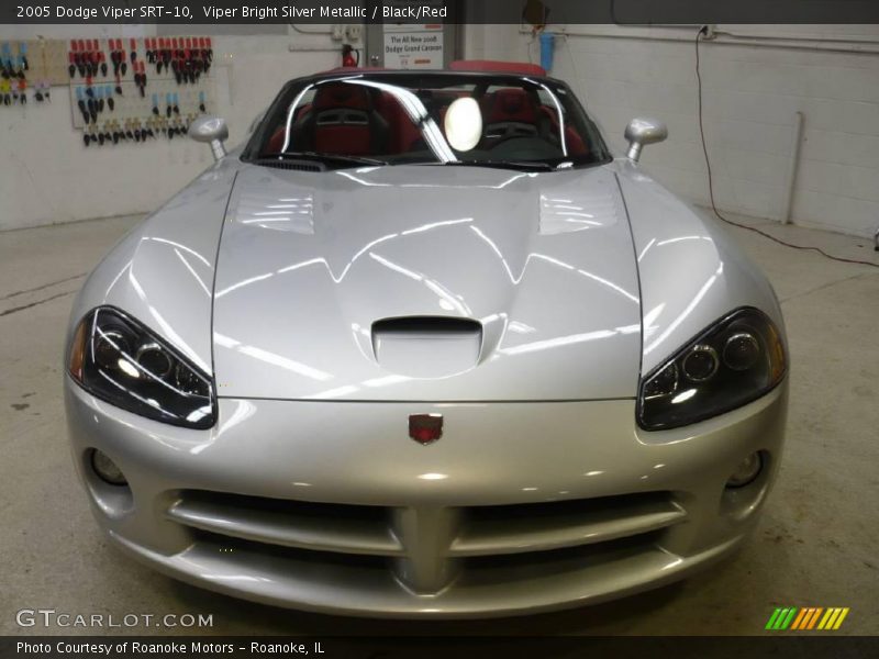 Viper Bright Silver Metallic / Black/Red 2005 Dodge Viper SRT-10