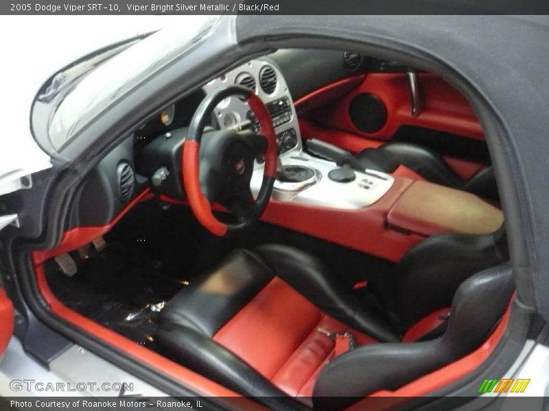 Viper Bright Silver Metallic / Black/Red 2005 Dodge Viper SRT-10