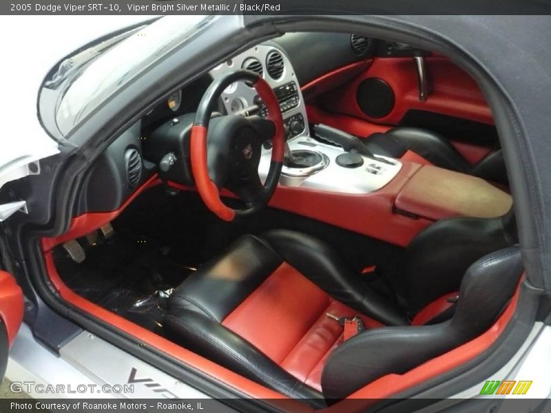 Viper Bright Silver Metallic / Black/Red 2005 Dodge Viper SRT-10