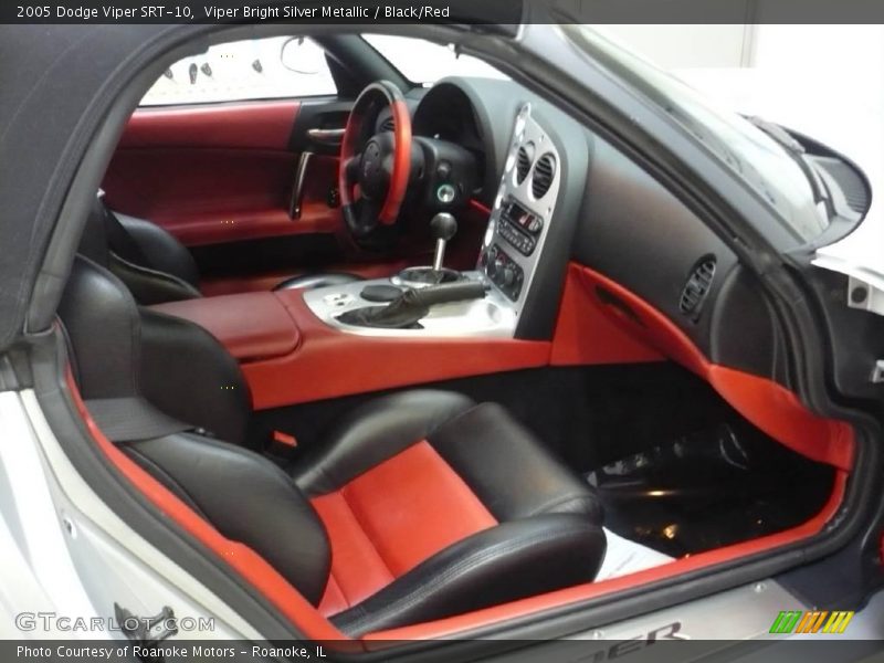 Viper Bright Silver Metallic / Black/Red 2005 Dodge Viper SRT-10