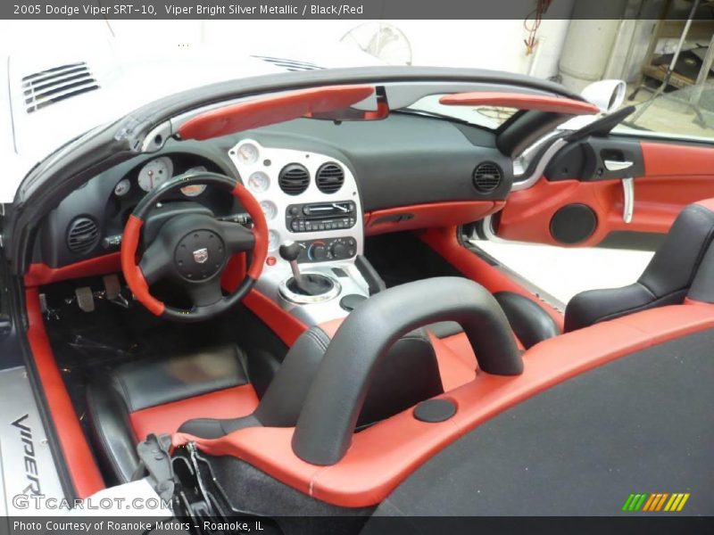 Viper Bright Silver Metallic / Black/Red 2005 Dodge Viper SRT-10
