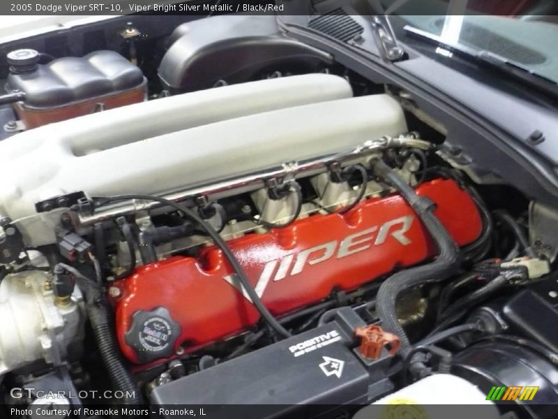 Viper Bright Silver Metallic / Black/Red 2005 Dodge Viper SRT-10