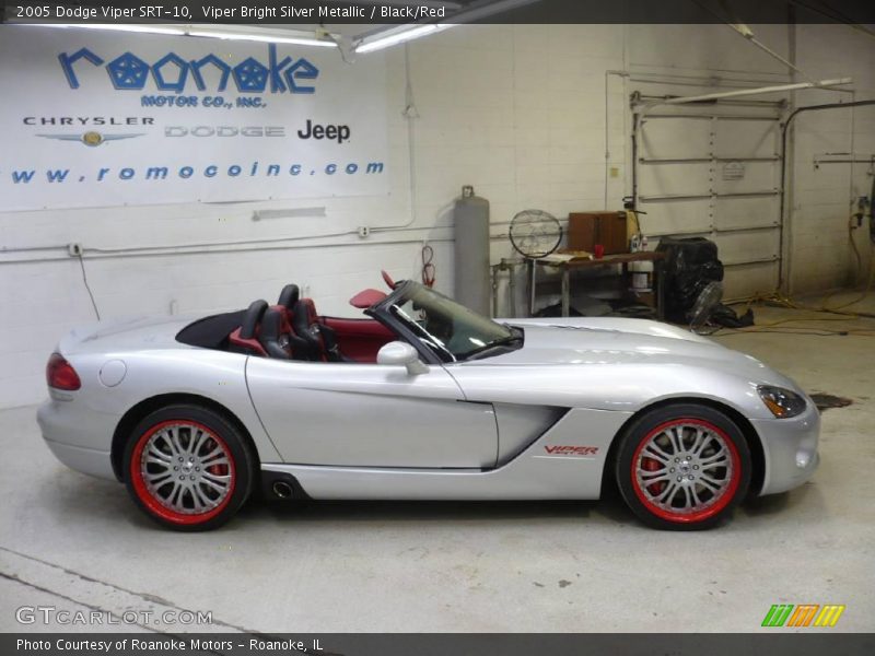 Viper Bright Silver Metallic / Black/Red 2005 Dodge Viper SRT-10