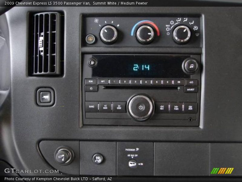 Summit White / Medium Pewter 2009 Chevrolet Express LS 3500 Passenger Van