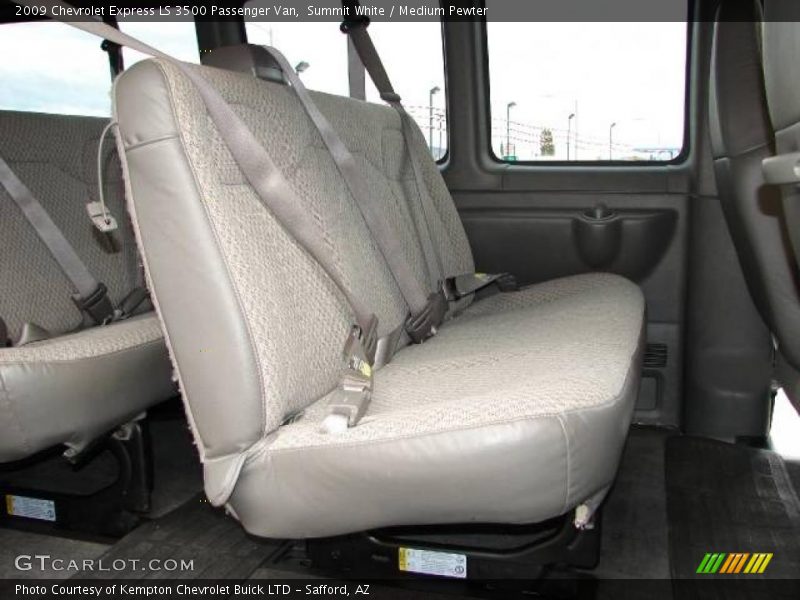 Summit White / Medium Pewter 2009 Chevrolet Express LS 3500 Passenger Van