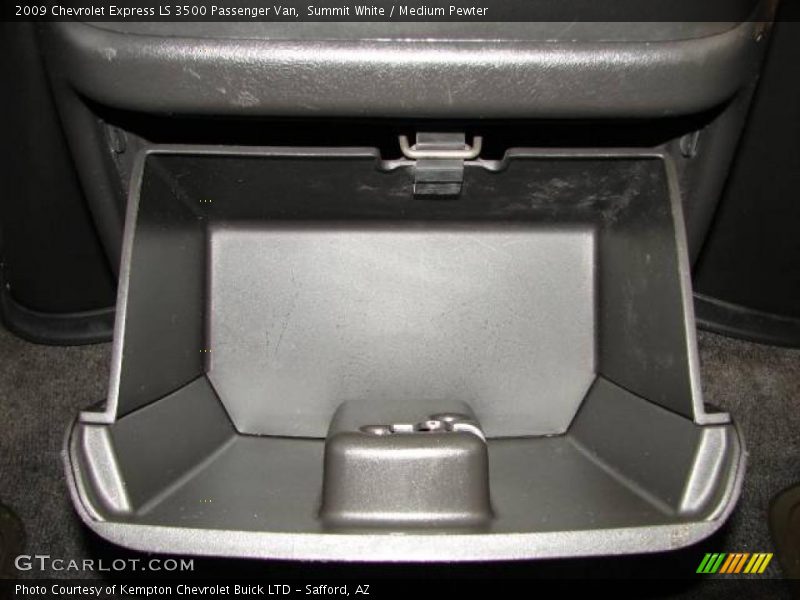 Summit White / Medium Pewter 2009 Chevrolet Express LS 3500 Passenger Van