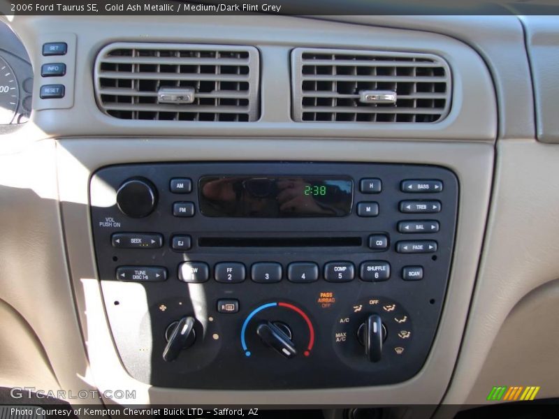 Gold Ash Metallic / Medium/Dark Flint Grey 2006 Ford Taurus SE