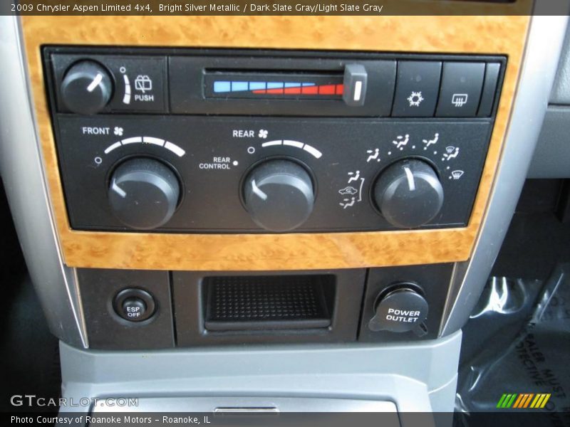 Bright Silver Metallic / Dark Slate Gray/Light Slate Gray 2009 Chrysler Aspen Limited 4x4