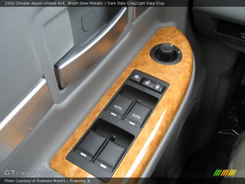 Bright Silver Metallic / Dark Slate Gray/Light Slate Gray 2009 Chrysler Aspen Limited 4x4