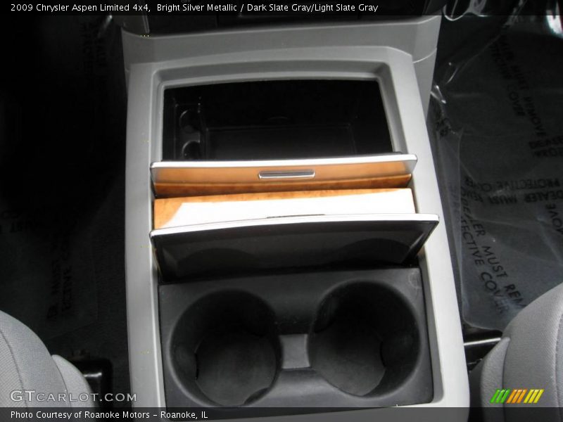 Bright Silver Metallic / Dark Slate Gray/Light Slate Gray 2009 Chrysler Aspen Limited 4x4