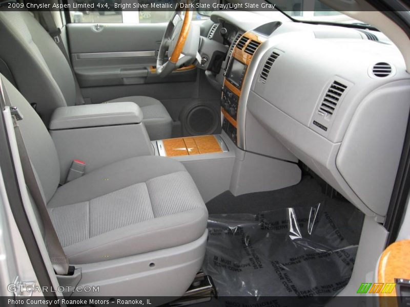 Bright Silver Metallic / Dark Slate Gray/Light Slate Gray 2009 Chrysler Aspen Limited 4x4