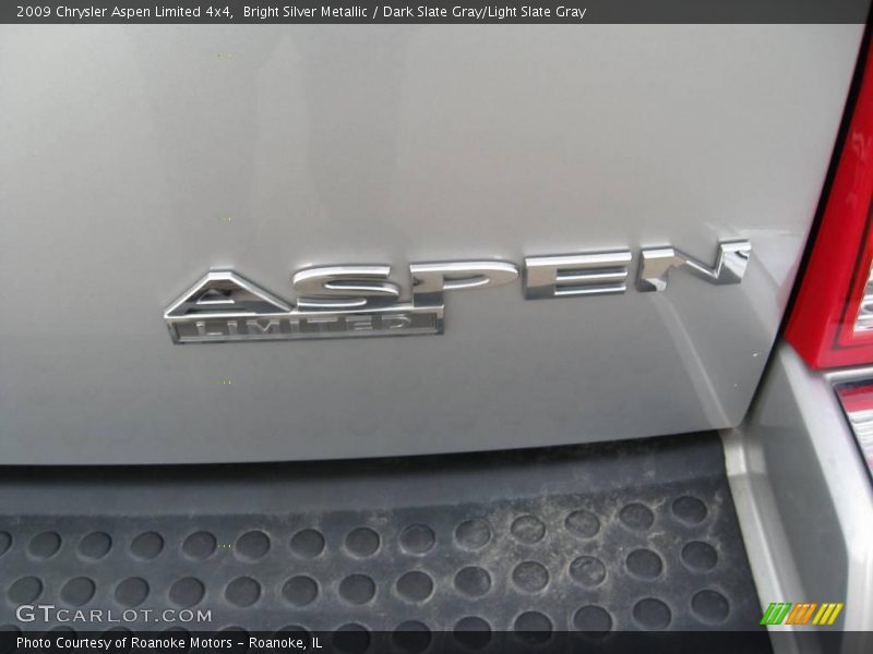 Bright Silver Metallic / Dark Slate Gray/Light Slate Gray 2009 Chrysler Aspen Limited 4x4