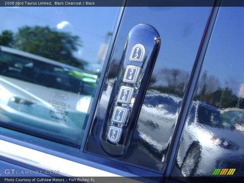 Black Clearcoat / Black 2008 Ford Taurus Limited