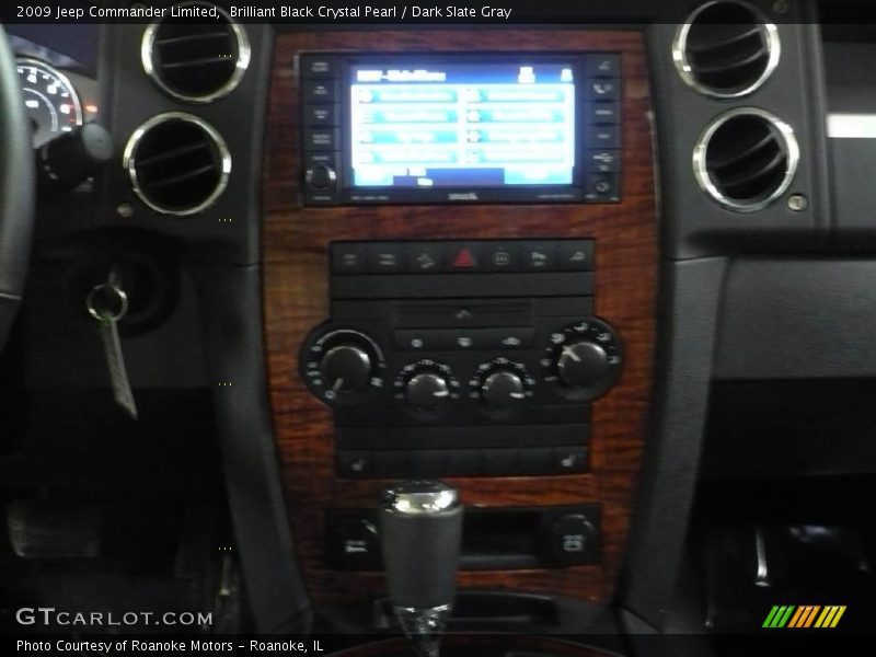 Brilliant Black Crystal Pearl / Dark Slate Gray 2009 Jeep Commander Limited