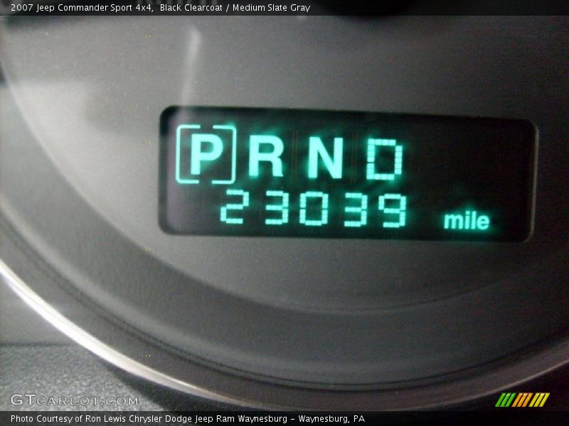 Black Clearcoat / Medium Slate Gray 2007 Jeep Commander Sport 4x4