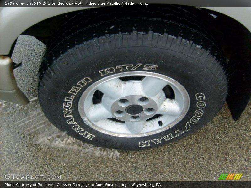 Indigo Blue Metallic / Medium Gray 1999 Chevrolet S10 LS Extended Cab 4x4