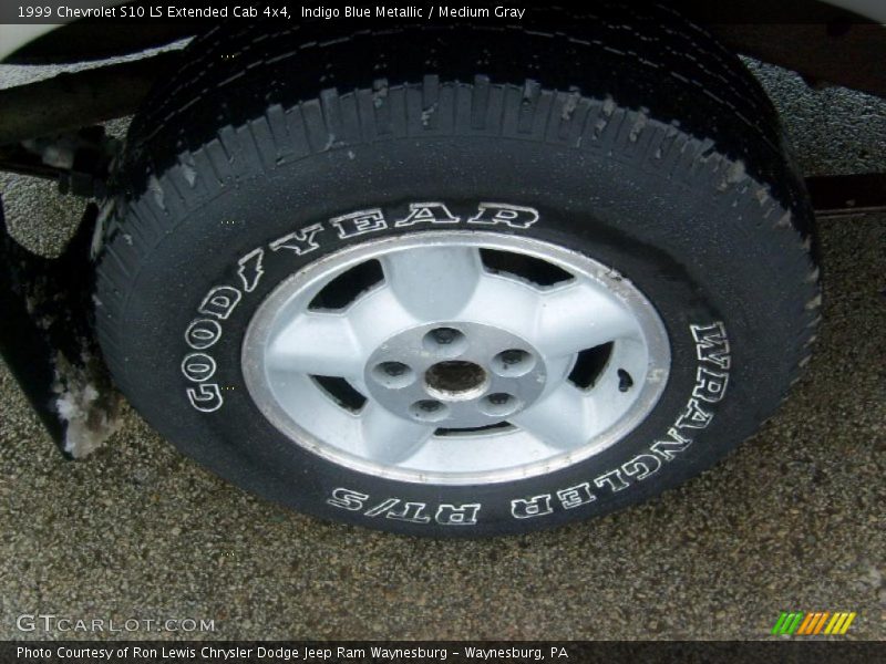 Indigo Blue Metallic / Medium Gray 1999 Chevrolet S10 LS Extended Cab 4x4