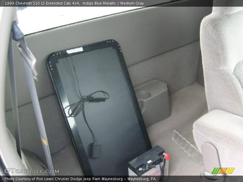 Indigo Blue Metallic / Medium Gray 1999 Chevrolet S10 LS Extended Cab 4x4