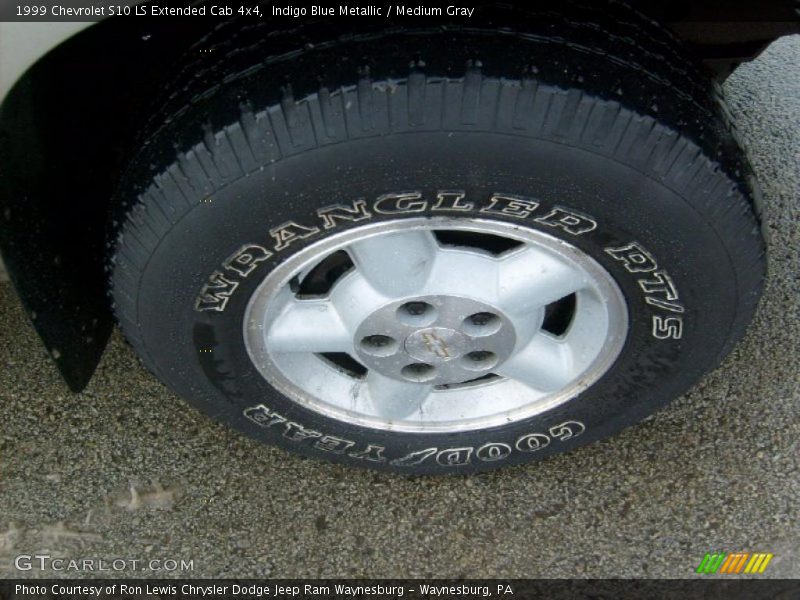 Indigo Blue Metallic / Medium Gray 1999 Chevrolet S10 LS Extended Cab 4x4