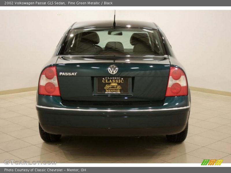 Pine Green Metallic / Black 2002 Volkswagen Passat GLS Sedan