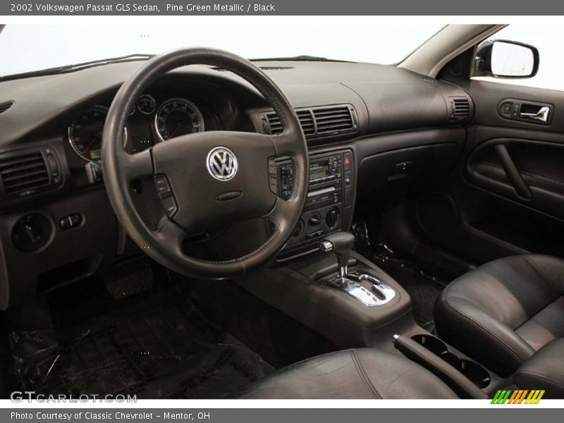 Pine Green Metallic / Black 2002 Volkswagen Passat GLS Sedan