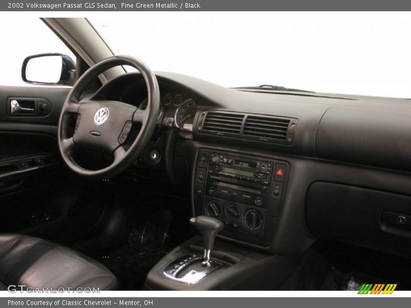 Pine Green Metallic / Black 2002 Volkswagen Passat GLS Sedan