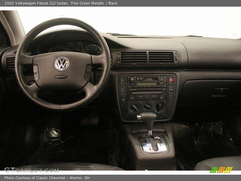 Pine Green Metallic / Black 2002 Volkswagen Passat GLS Sedan