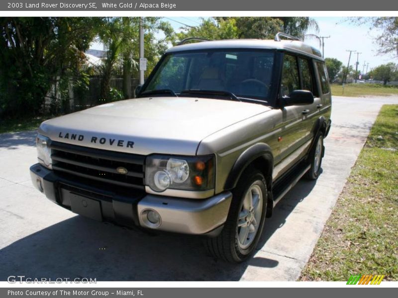 White Gold / Alpaca Beige 2003 Land Rover Discovery SE