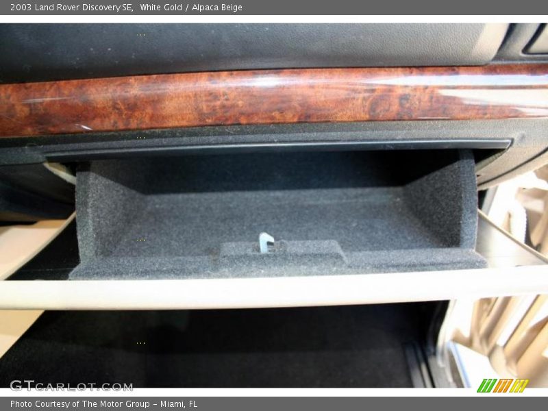 White Gold / Alpaca Beige 2003 Land Rover Discovery SE